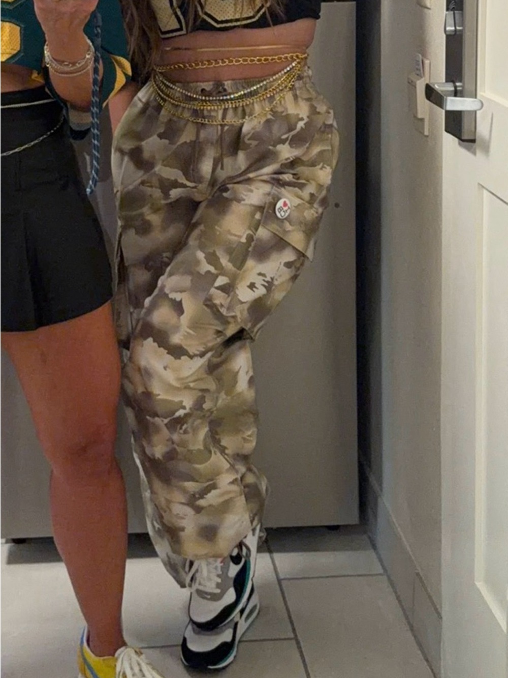 Nike Sportswear Mid-Rise Oversized Camo Cargo Pants